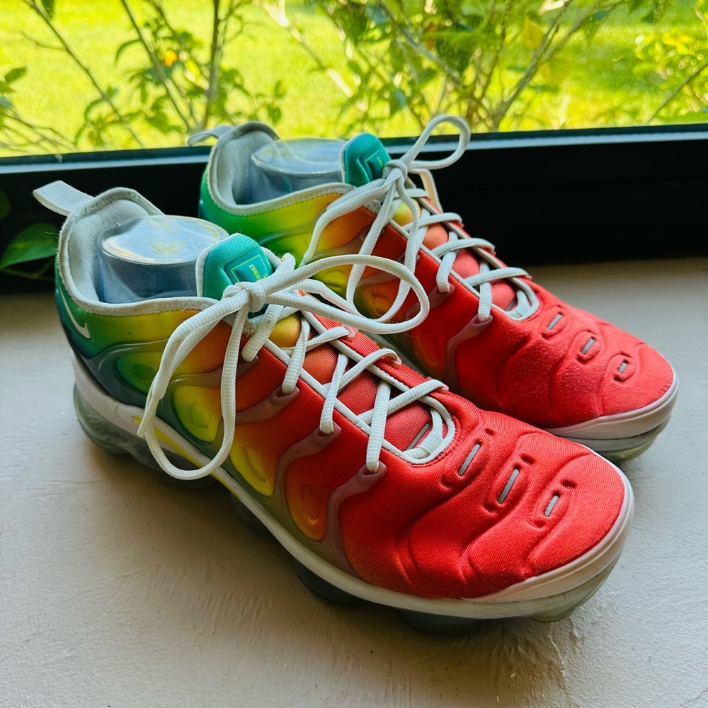 Nike Air Vapormax Plus Gradient Sneakers